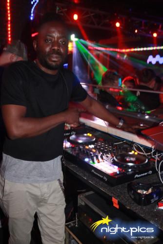 DJ KFIVE DJ booth photo